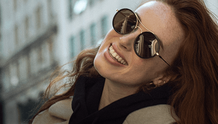 Woman wearing sunglasses Crullé